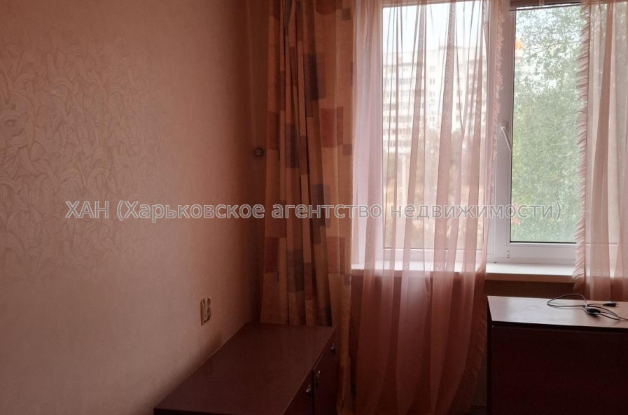 Продам квартиру, Непокоренных ул. , 3  ком., 68 м², косметический ремонт 