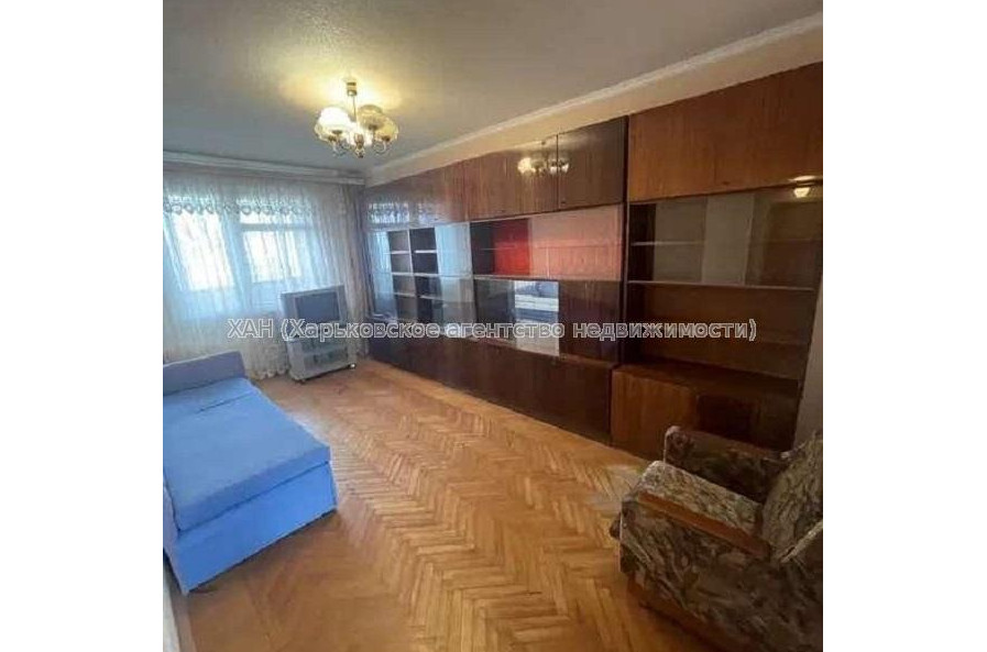 Продам квартиру, Героев Труда ул. , 3 кім., 68 м², косметический ремонт 