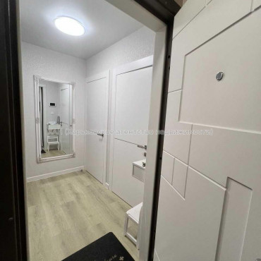 Продам квартиру, Владислава Зубенко ул. , 2  ком., 44 м², капитальный ремонт 