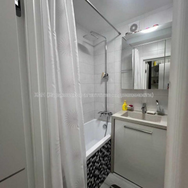 Продам квартиру, Владислава Зубенко ул. , 2  ком., 44 м², капитальный ремонт 