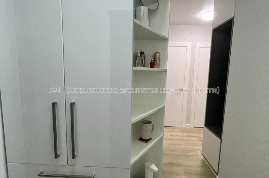 Продам квартиру, Владислава Зубенко ул. , 2 кім., 44 м², капитальный ремонт 