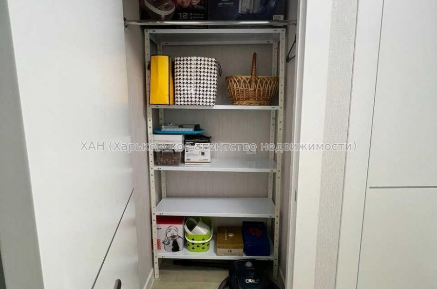 Продам квартиру, Владислава Зубенко ул. , 2 кім., 44 м², капитальный ремонт 