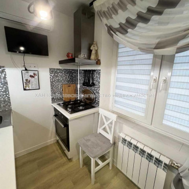 Продам квартиру, Владислава Зубенко ул. , 2  ком., 44 м², капитальный ремонт 