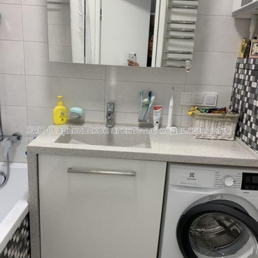 Продам квартиру, Владислава Зубенко ул. , 2  ком., 44 м², капитальный ремонт 