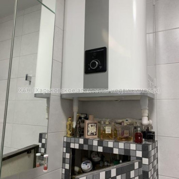 Продам квартиру, Владислава Зубенко ул. , 2  ком., 44 м², капитальный ремонт 