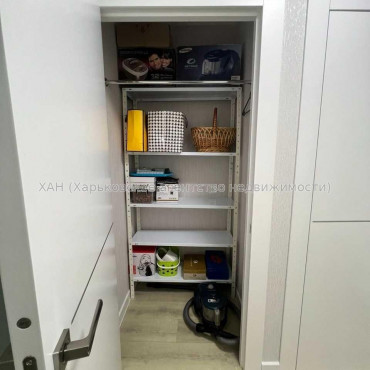 Продам квартиру, Владислава Зубенко ул. , 2  ком., 44 м², капитальный ремонт 