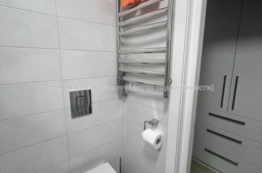 Продам квартиру, Владислава Зубенко ул. , 2 кім., 44 м², капитальный ремонт 