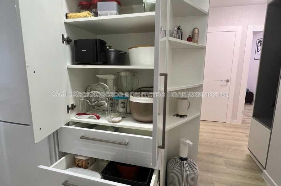 Продам квартиру, Владислава Зубенко ул. , 2 кім., 44 м², капитальный ремонт 