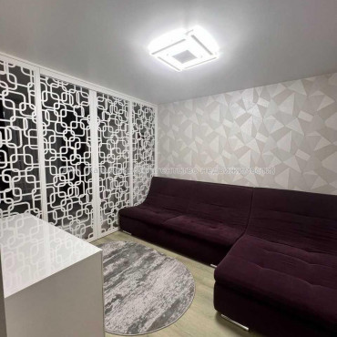 Продам квартиру, Владислава Зубенко ул. , 2  ком., 44 м², капитальный ремонт 