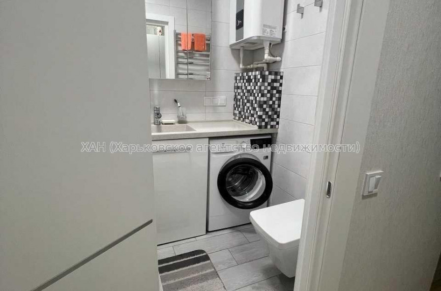 Продам квартиру, Владислава Зубенко ул. , 2 кім., 44 м², капитальный ремонт 