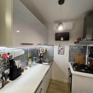 Продам квартиру, Владислава Зубенко ул. , 2  ком., 44 м², капитальный ремонт 