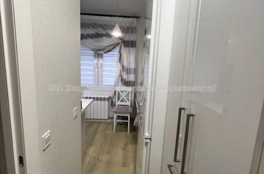 Продам квартиру, Владислава Зубенко ул. , 2 кім., 44 м², капитальный ремонт 