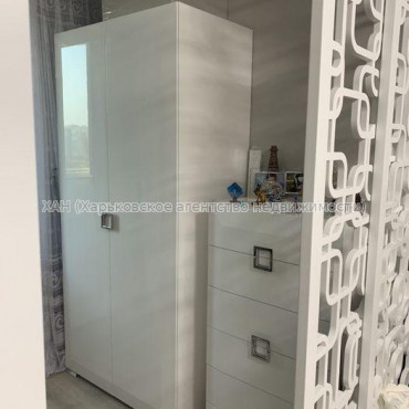 Продам квартиру, Владислава Зубенко ул. , 2  ком., 44 м², капитальный ремонт 