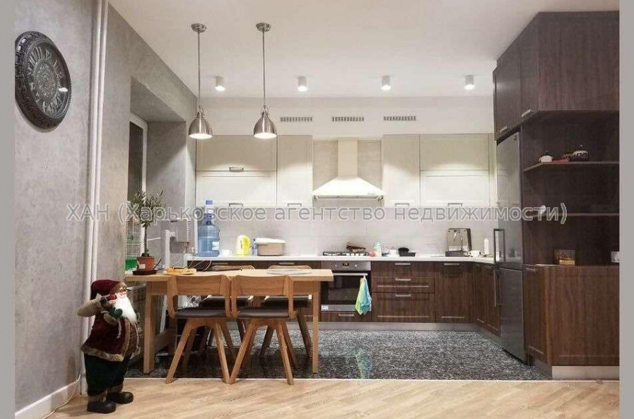 Продам квартиру, Сомовская ул. , 3 кім., 96 м², евроремонт 