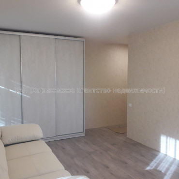 Продам квартиру, Героев Харькова просп. , 1  ком., 34 м², капитальный ремонт 