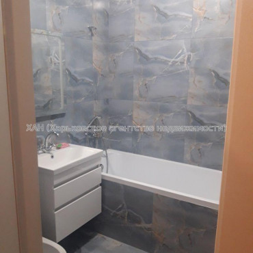 Продам квартиру, Героев Харькова просп. , 1  ком., 34 м², капитальный ремонт 