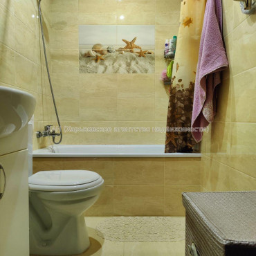 Продам квартиру, Валентиновская ул. , 1 кім., 40 м², капитальный ремонт 