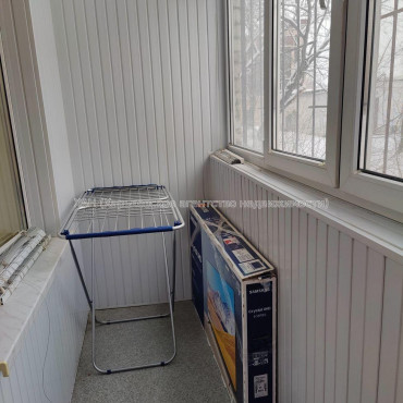 Продам квартиру, Валентиновская ул. , 1 кім., 40 м², капитальный ремонт 