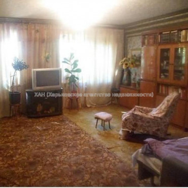 Продам квартиру, Шекспира ул. , 5 кім., 104.80 м², без ремонта 