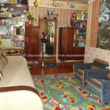 Продам квартиру, Шекспира ул. , 5 кім., 104.80 м², без ремонта 