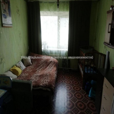 Продам квартиру, Шекспира ул. , 5 кім., 104.80 м², без ремонта 