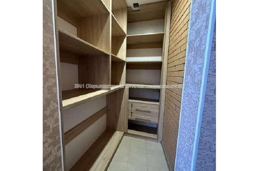 Продам квартиру, Мирослава Мисли ул. , 1  ком., 52 м², капитальный ремонт 