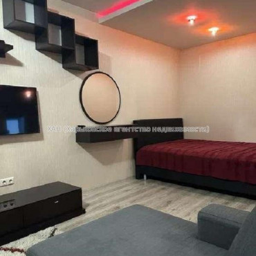 Продам квартиру, Мирослава Мисли ул. , 1 кім., 52 м², капитальный ремонт 