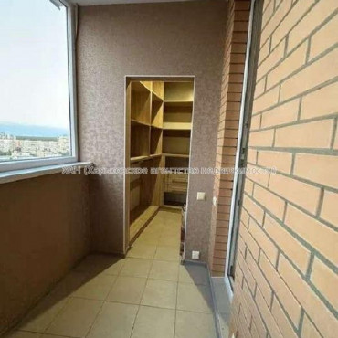 Продам квартиру, Мирослава Мисли ул. , 1 кім., 52 м², капитальный ремонт 