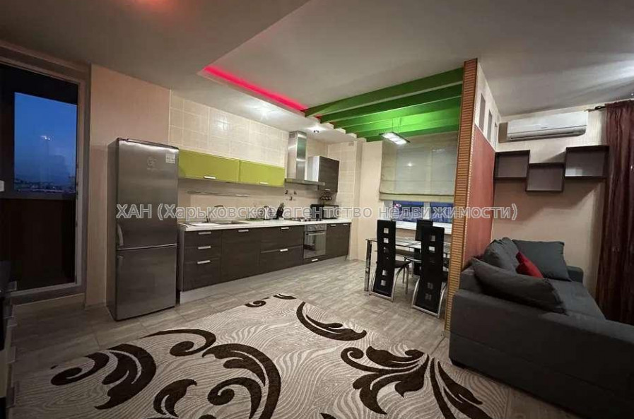 Продам квартиру, Мирослава Мисли ул. , 1  ком., 52 м², капитальный ремонт 