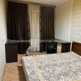 Продам квартиру, Амосова ул. , 3 кім., 64 м², косметический ремонт