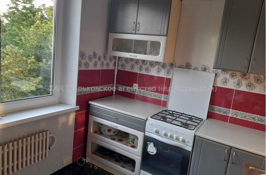 Продам квартиру, Гвардейцев Широнинцев ул. , 1  ком., 33 м², капитальный ремонт 
