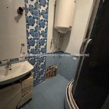 Продам квартиру, Кузнечная ул. , 3 кім., 75 м², советский ремонт 