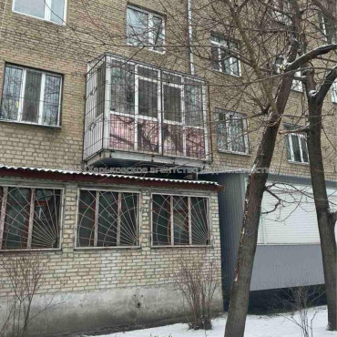 Продам квартиру, Кузнечная ул. , 3  ком., 75 м², советский ремонт 