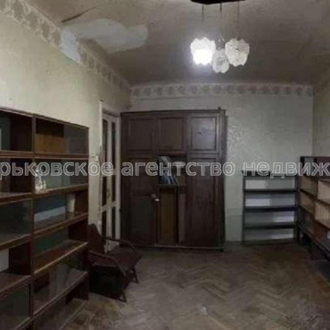 Продам квартиру, Кузнечная ул. , 3 кім., 75 м², советский ремонт 