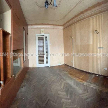Продам квартиру, Кузнечная ул. , 3 кім., 75 м², советский ремонт 