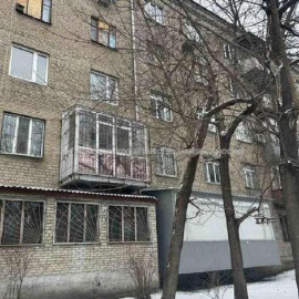Продам квартиру, Кузнечная ул. , 3  ком., 75 м², советский ремонт