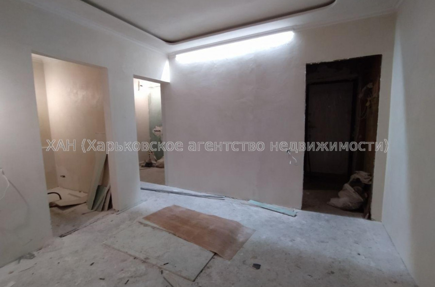 Продам квартиру, Бирюковская ул. , 2 кім., 31 м², частичный ремонт 