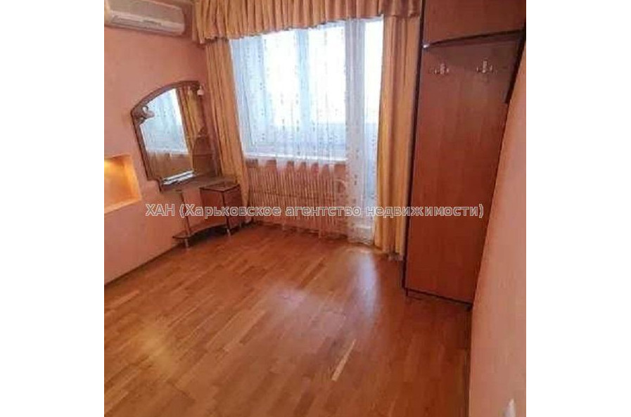 Продам квартиру, Жасминовый б-р , 3 кім., 69 м², капитальный ремонт 