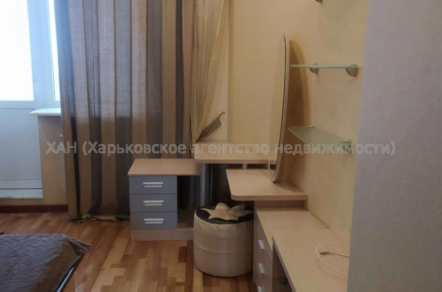 Продам квартиру, Гагарина просп. , 3 кім., 110 м², капитальный ремонт 