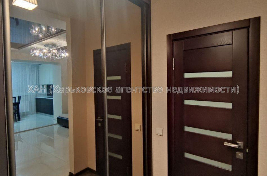 Продам квартиру, Залесская ул. , 1 кім., 60 м², капитальный ремонт 