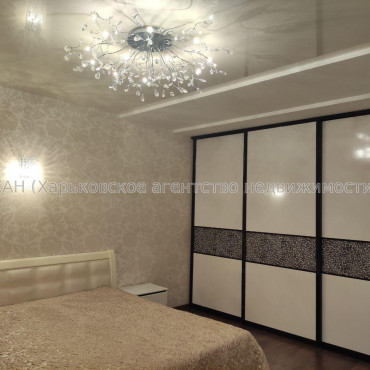 Продам квартиру, Залесская ул. , 1 кім., 60 м², капитальный ремонт 