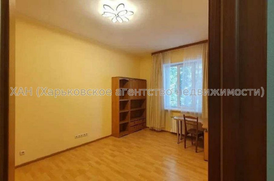 Продам квартиру, Гимназическая наб. , 3 кім., 76 м², капитальный ремонт 