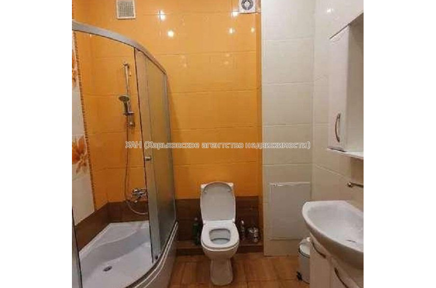 Продам квартиру, Гимназическая наб. , 3 кім., 76 м², капитальный ремонт 
