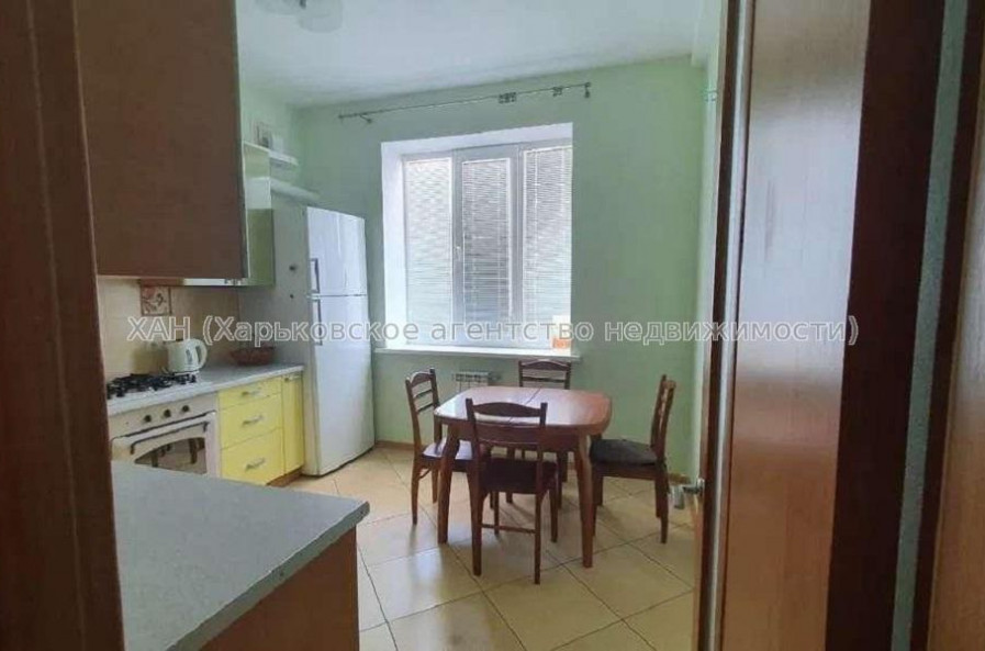Продам квартиру, Гимназическая наб. , 3 кім., 76 м², капитальный ремонт 
