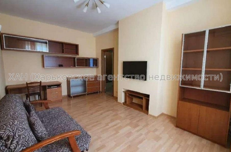 Продам квартиру, Гимназическая наб. , 3 кім., 76 м², капитальный ремонт 