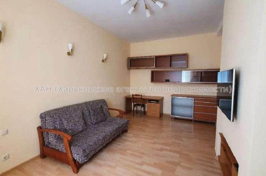 Продам квартиру, Гимназическая наб. , 3 кім., 76 м², капитальный ремонт 