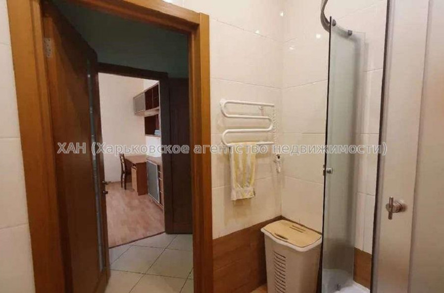 Продам квартиру, Гимназическая наб. , 3 кім., 76 м², капитальный ремонт 