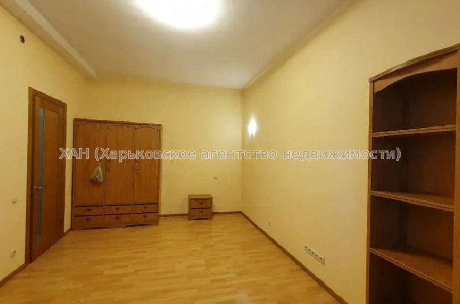 Продам квартиру, Гимназическая наб. , 3 кім., 76 м², капитальный ремонт 