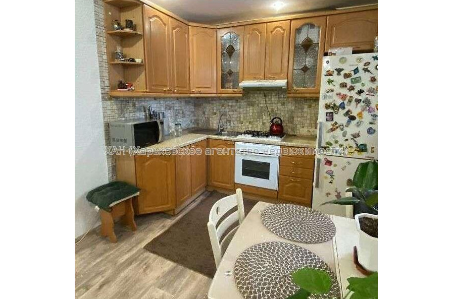 Продам квартиру, Славянская ул. , 2  ком., 54 м², капитальный ремонт 