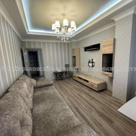 Продам квартиру, Академика Павлова ул. , 2 кім., 60 м², капитальный ремонт